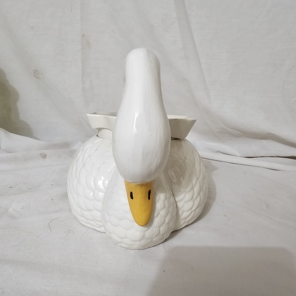 Vintage 1984 Gator Mold Co Ceramic Swan Planter Vase White - Picture 6 of 9